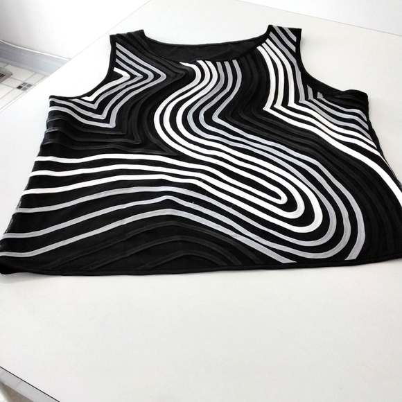 Arisa Jacket and matching camisole top - Picture 9 of 12